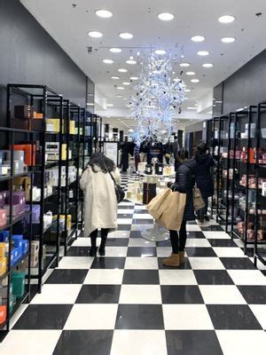 bloomingdales white plains hours